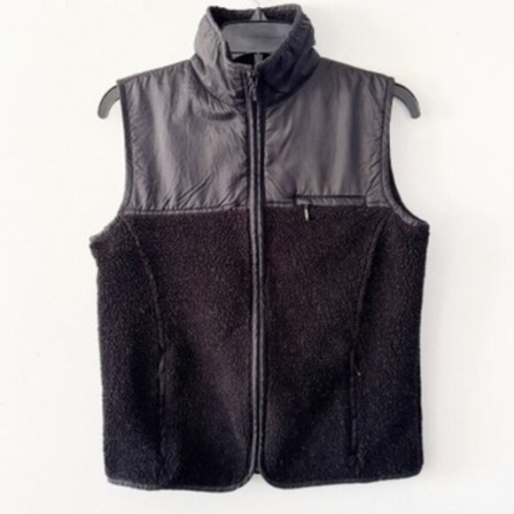 Gap Fleece Black Full Zip‎ Vest Gorpcore Outdoorsy Jacket - Picture 1 of 8